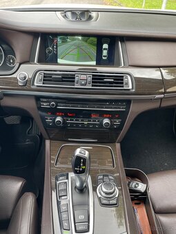 BMW 750D xdrive - 10