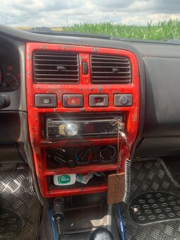Nissan Almera - 10