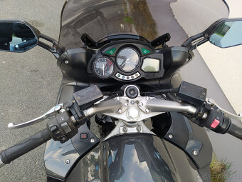 YAMAHA FJR 1300 - 10
