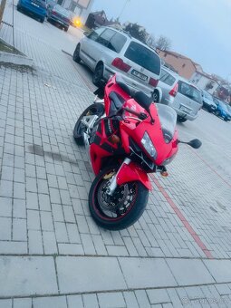 Honda cbr 600rf - 10
