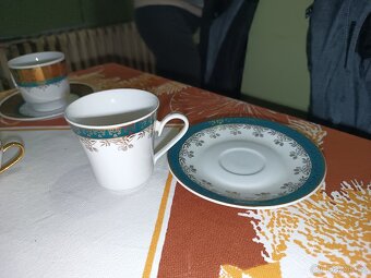 hrnečky skleničky a šálky s podšálky - 10