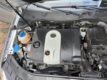 Volkswagen Passat 1.6 FSi - 10