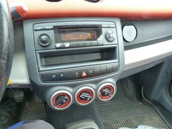 Smart FourFour 1,3 Benzin r.v. 2005 NAHRADNI DILY - 10