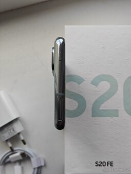 Samsung Galaxy S20 FE 6/128 GB - 10