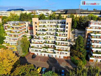Prostorný byt 3+kk (119 m2) + terasa 36,97 m2, 4.patro, OV, - 10