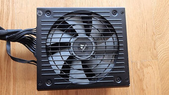 Zdroj Corsair RM650x Gold 650W - 10