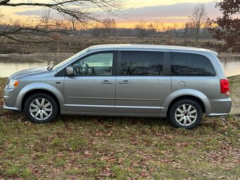 Dodge Grand Caravan - 10