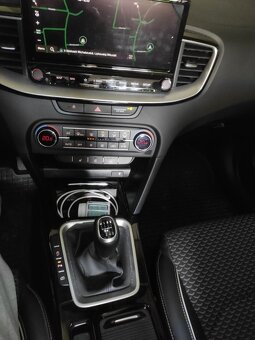Kia XCeed 1.5 T-GDi MY23 118kW Gold + smart pack - 10