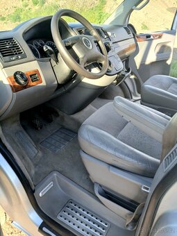 VW T5 VERZE HIGHLINE 1.9.TDI 77KW 7.MÍST KŮŽE ALCANTARA - 10