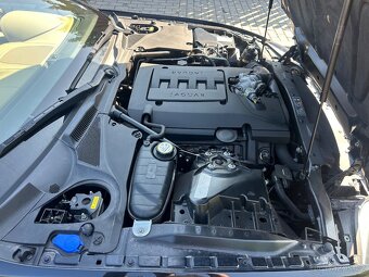 Jaguar XK 4,2 V8 automat / padla / black / slušný stav - 10