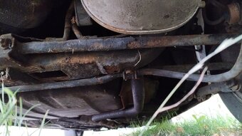 Mazda 323 hatch - 10