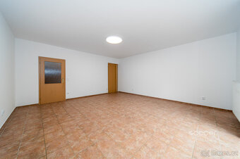 Příjemný byt s balkonem v atraktivní lokalitě. - 10