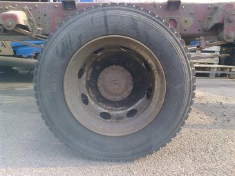 Pneu 245/70 R19.5 - Disk 19.5 - 8 šroubů - 1.250,-Kč / ks - 10