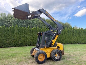 Smykový nakladač New Holland LS170 - 10