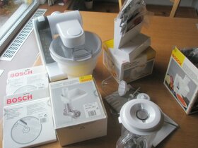 Prodám robot znaćky Bosch MUM + velké příslušenství - 10