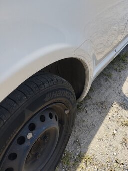 Toyota Yaris 1.0 VVTI - 10