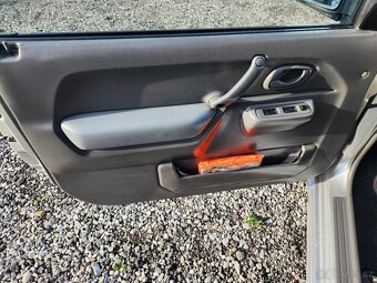 Suzuki Jimny 1,3i 4x4 KLIMA, BEZ KOROZE, PO SERVISU - 10