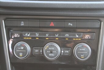 Volkswagen T-Roc 1.5 TSI DSG LED TAŽNÉ ZAŘ. (2019) - 10