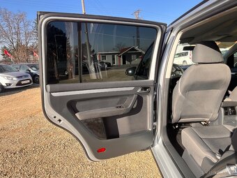Volkswagen Touran, 1.6TDi 77kWWEBASTOVÝHŘEV SED - 10