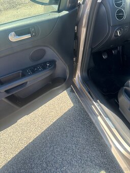 VW GOLF PLUS 1.6TDI-77KW-ŠPATNE NAFTOVE ČERPADLO - 10