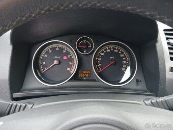 Opel Zafira 1.6i - 10