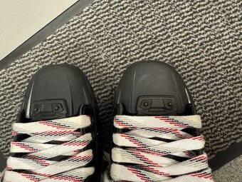 BRUSLE CCM JETSPEED FT 680 , vel. 45/9,5 R - 10