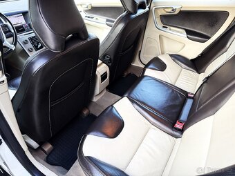 VOLVO XC60 2.4D4 AWD BIXENON,KŮŽE,PANORAMA,KAMERA, - 10