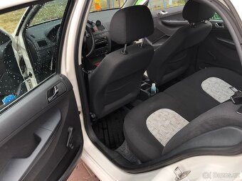 Škoda Fabia I Hatchback, 1.2 HTP (47kW), rok 2004 - 10