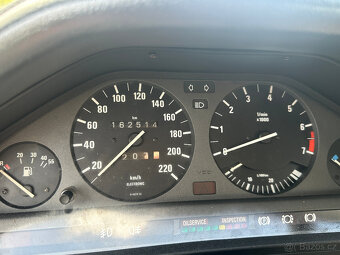 BMW 3 E30 sedan  320 i M20 1983 - 10