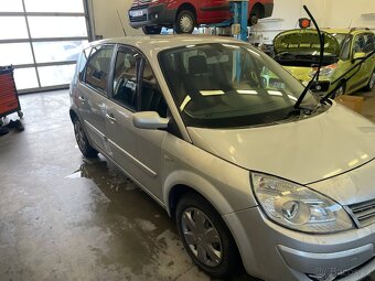 Renault Megane Scenic - 10