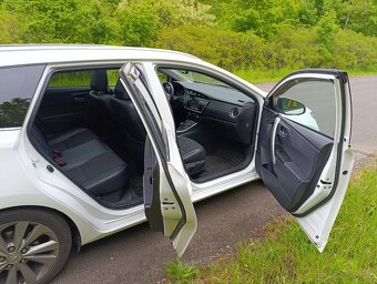Prodám Toyota Auris - 10