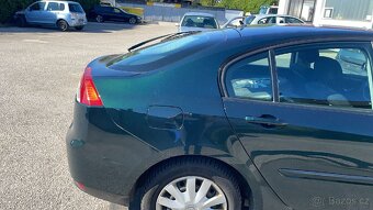 Renault Laguna III 2,0 L benzín - 10