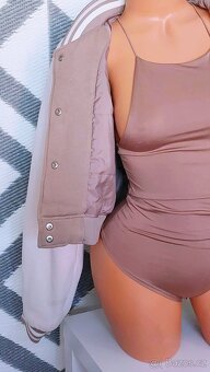 SENZAČNÍ DÁMSKÁ CROP-MIKINOBUNDA-vel.M - 10