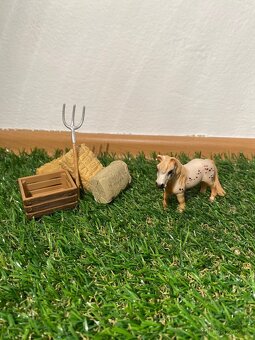 Fake identický schleich - 10