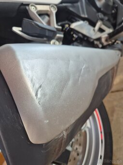 Honda CBR 250R (2011) - 10