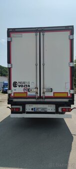 Chladírenský návěs KRONE. r.v. 2011 - 10