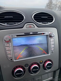 Ford Focus 1.6 - 10