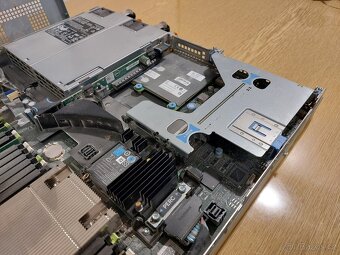 Dvousocketový rackový server DELL PowerEdge R630 - 10