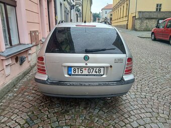 Prodam Škoda oktavie rok 2001 20litr benzin 250 najeto - 10