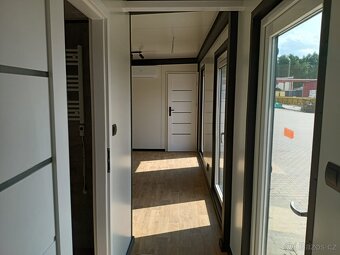 Obytný kontejner 13×3 m – izolovaný, připravený k použití - 10