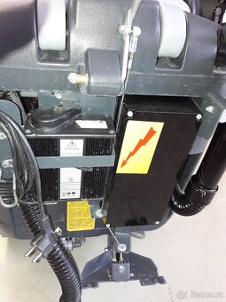 Podlahový mycí stroj Nilfisk BA 410 - 10