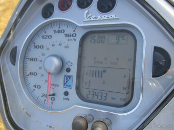 Piaggio Vespa 250 GTS ie rv 200616kW 23000km - 10