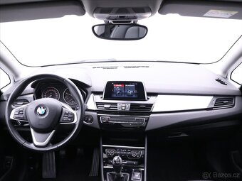 BMW Řada 2 1,5 216d Advantage GT Panorama (2017) - 10