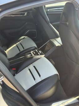 Porsche Panamera 4 E-Hybrid - 10