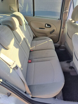 Renaul Clio 2003 - 10