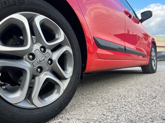 Hyundai i20 1.0T-GDI 74kW 65000 km Top výbava Automat - 10