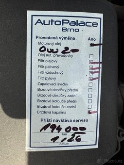 Volvo V40 Cross Country D4 140kw DPH Plna vybava - 10