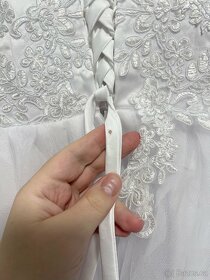 Svatební šaty s krajkou - 10