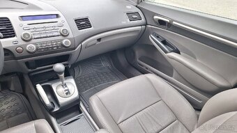 Honda Civic 1.8i Sedan Automat / 52tis.km / Nová STK / Kůže - 10