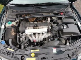 VOLVO S80 2,4 - 10